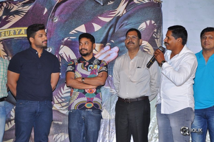 Army-People-Watching-Naa-Peru-Surya-Naa-illu-India-Movie-Photos